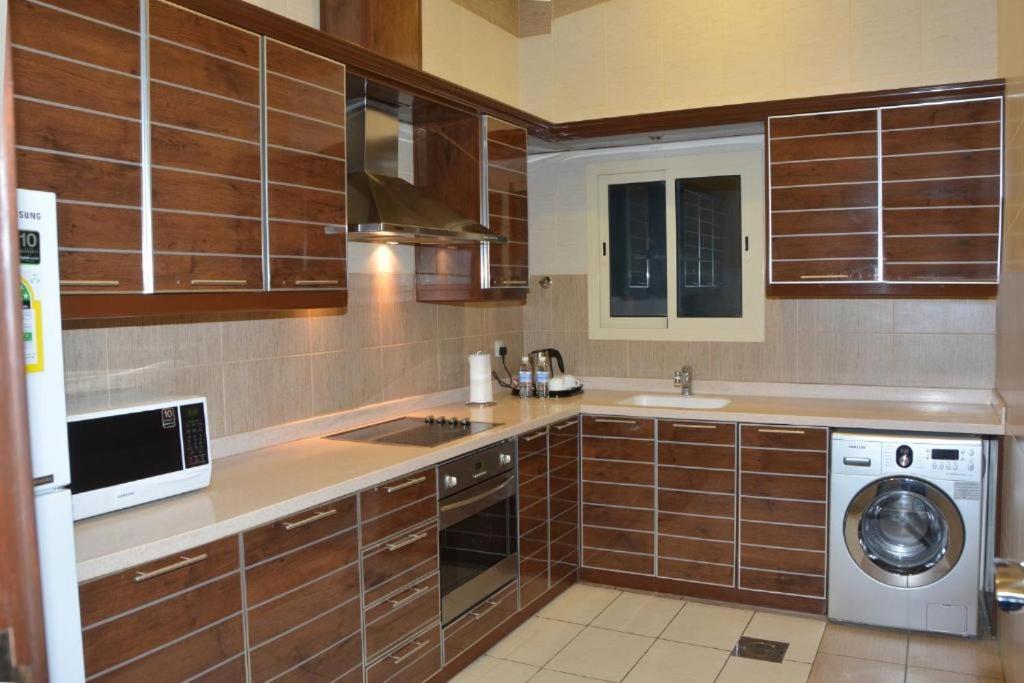 Mandarin Alshamal Hotel Apartments Рияд Екстериор снимка
